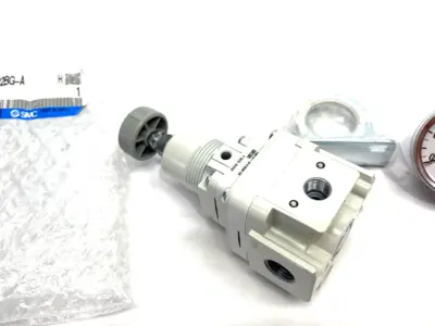 New | in-Stock SMC Precision Pressure Regulator 1/4" NPT w/ Gauge & Bracket Air Pressure Regulators Michigan US | Maverick Industrial Sales #1421830