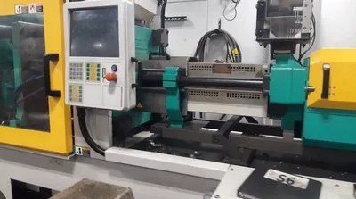 2013 ARBURG 470C-1500-400 Injection Molding Horizontal/Vertical | Machinery Network (4)