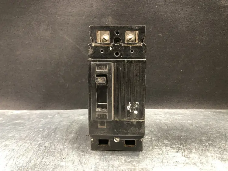Used GENERAL ELECTRIC TEF124015 Switchgears British Columbia CA | Lenmark #243990