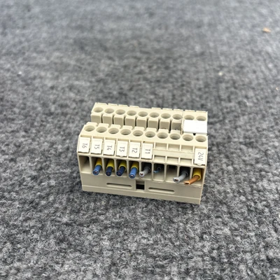 Used Siemens 8WA1 011-0DF21 Terminal Blocks California US | Davliegogo LLC #1706688