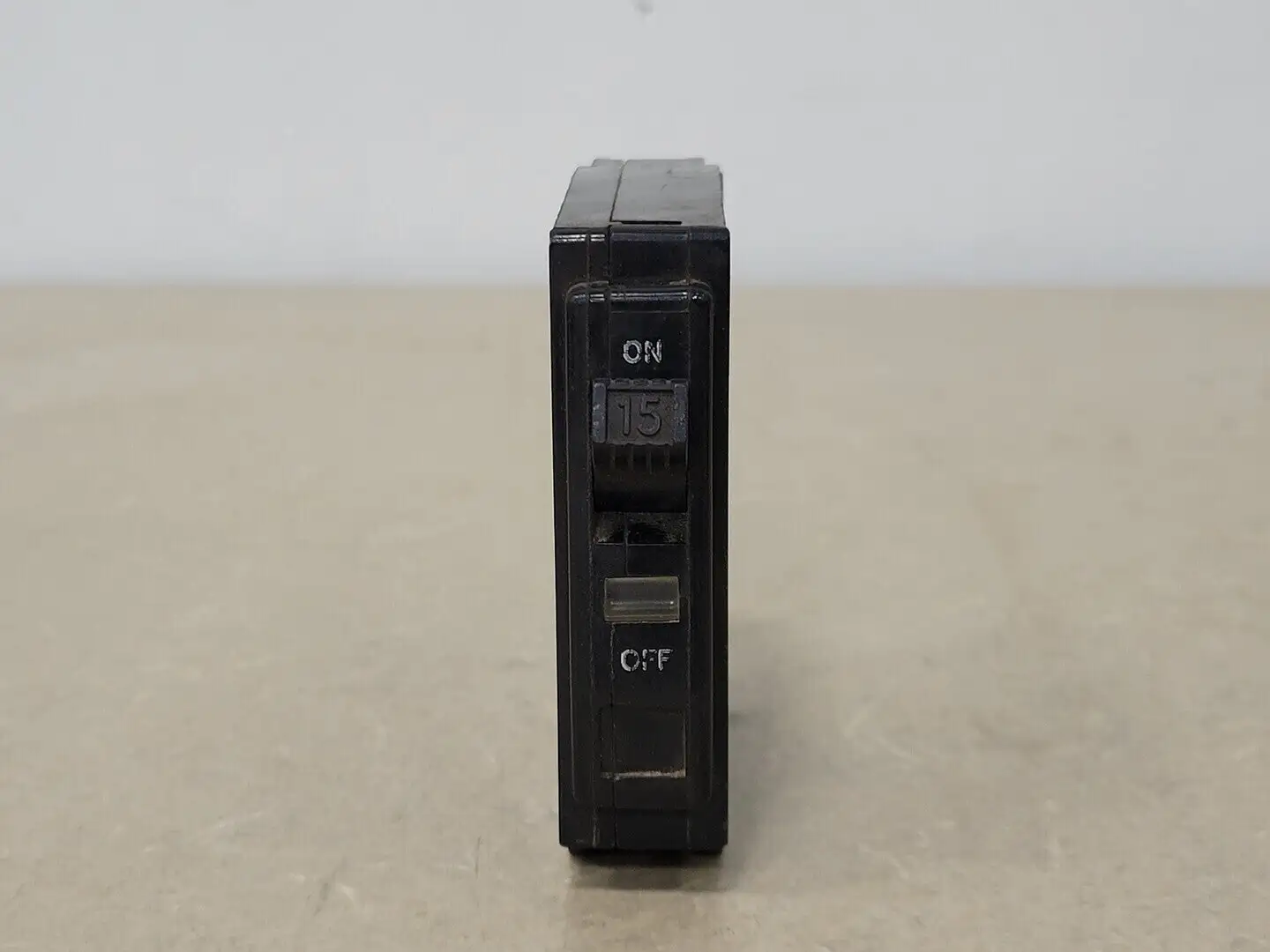 USED SQUARE D QO115