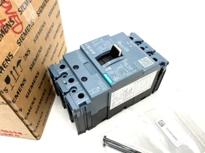 USED SIEMENS LOW-VOLTAGE MOLDED CASE CIRCUIT BREAKER CLASS S BREAK