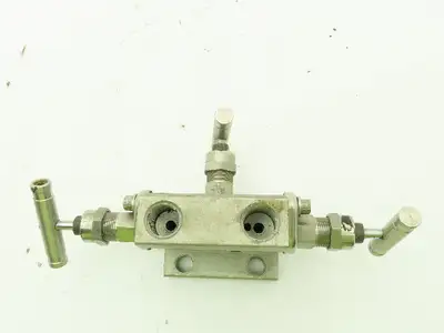 SS-M3PDF8-FL Stainless 316SS Manifold Control Valve 1/2"NPT 6000 PSI