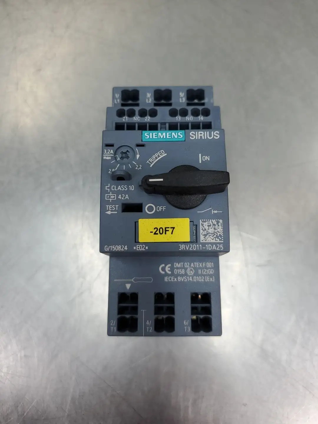 USED Siemens 3RV2011-1DA25 SIRIUS Circuit Breaker.