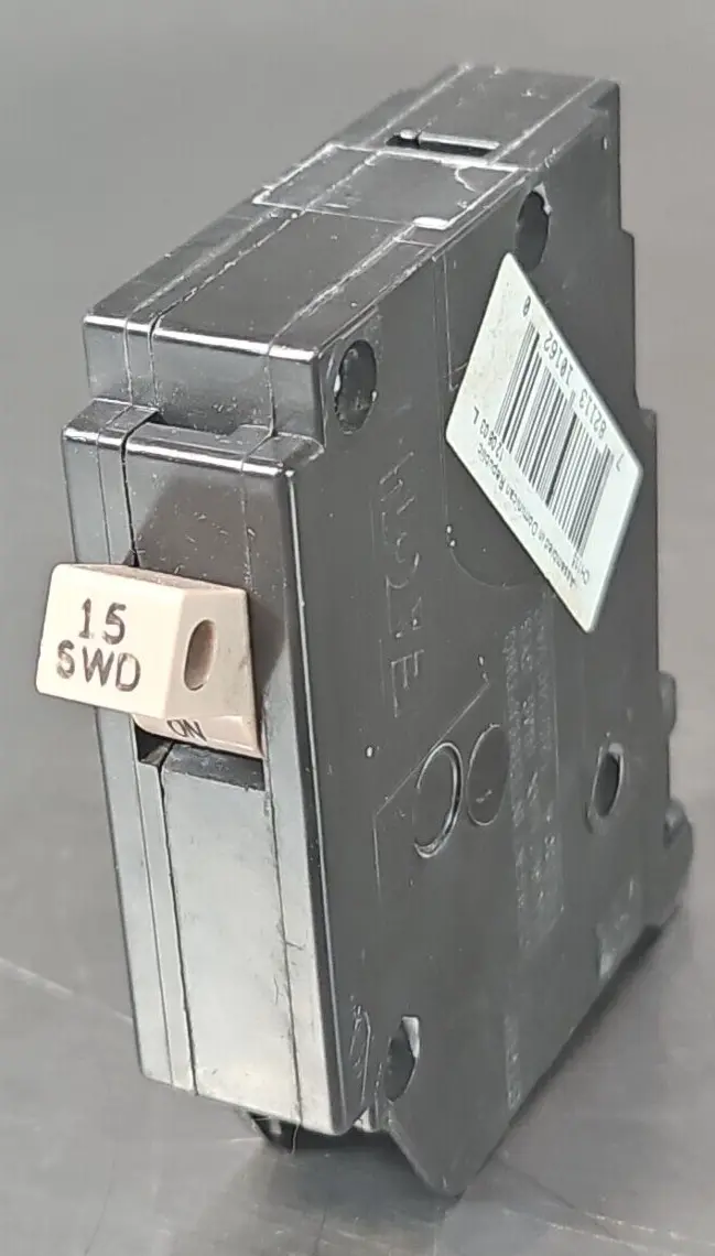 Eaton Circuit Breaker E11713 Type CH Class CTL SWD 15 A loc4A11
