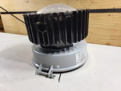 NEW CROUSE-HINDS VMV7L/UNV1 S890