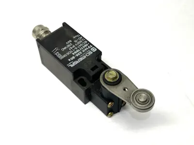 Used Schmersal Limit Switch w/ Roller Lever 230VAC 6kV Relays & Switches Michigan US | Maverick Industrial Sales #1402095