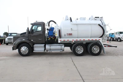 Used 2019 KENWORTH T880 Septic/Sewer/Vacuum Trucks Texas US | Roll Off Truck World #1491813
