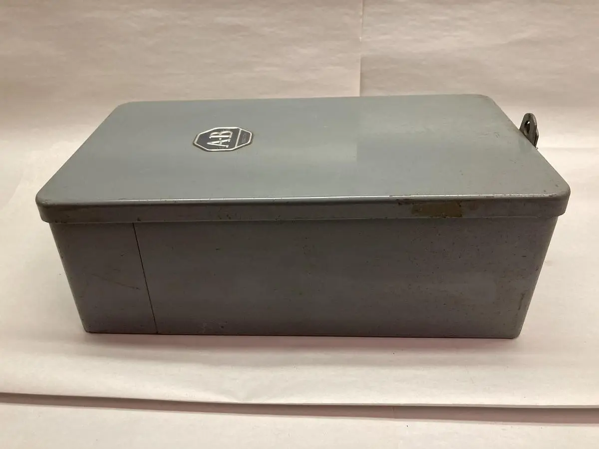 Used ALLEN-BRADLEY 704BAD921A Starters | Surplus Asset Holdings #1204368