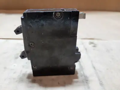 Used SQUARE D QO215 Switchgears British Columbia CA | Lenmark #1438539