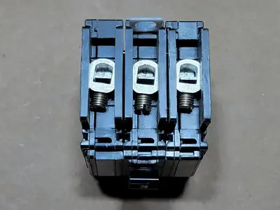 USED SQUARE D QOU330