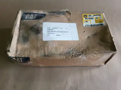 USED CATERPILLAR 8S-0943
