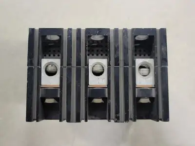 USED SQUARE D FHL36015