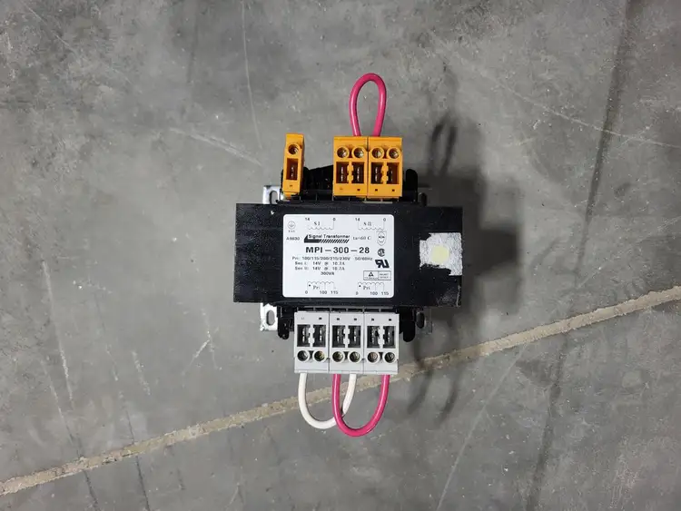 Used SIGNAL TRANSFORMER MPI-300-28 Transformers British Columbia CA | Lenmark #1426921