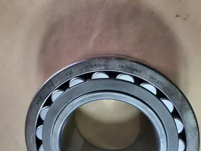 NEW SKF 23220 CC/W33