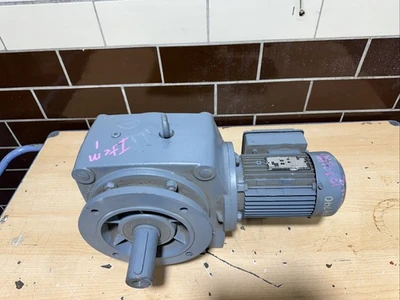 NEW SEW-EURODRIVE SF72 DT80N-6