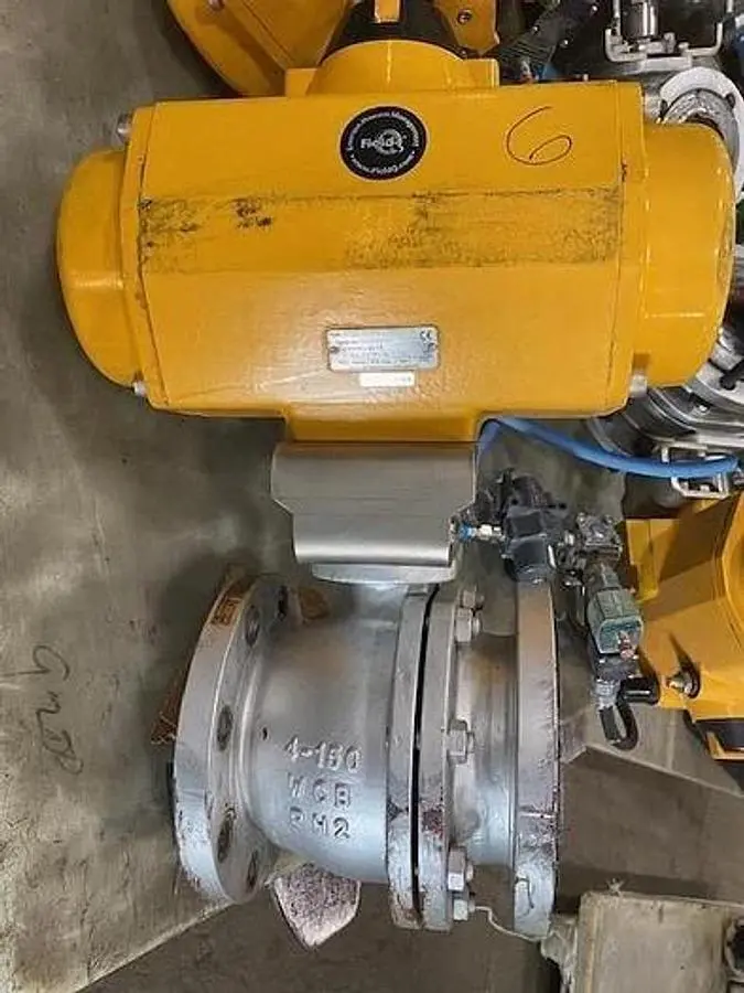 EMERSON FIELDQ TYPE OSO6OOO-U04STACW ACTUATOR WITH 4" BALL VALVE