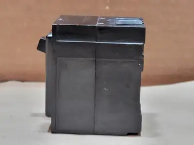 30 Amp, 2 Pole, 120/240 Volts Circuit Breaker