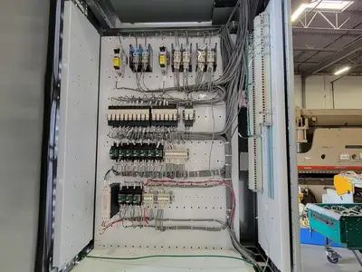 Used SQUARE D POWER-ZONE 4 Switchgears British Columbia CA | Lenmark #239369