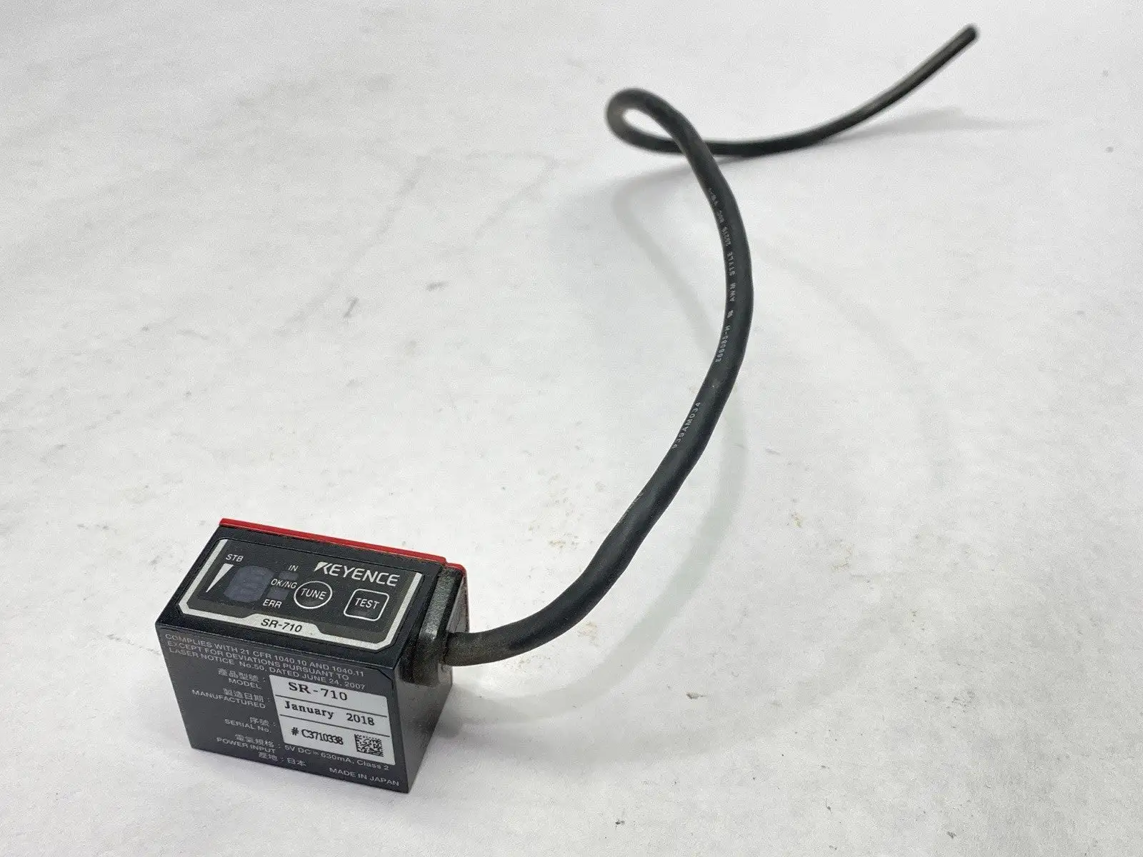USED KEYENCE FIXED-TYPE ULTRA-COMPACT CODE READER, MIDDLE RANGE CUT CABLE