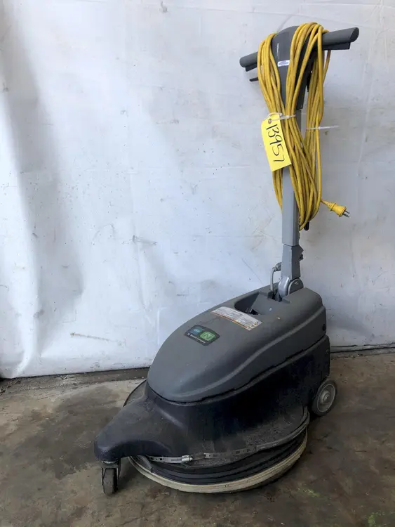 Used TENNANT BR-2000-DC Burnishing Machines Ohio US | Yoder Brothers machinery 6 #90886