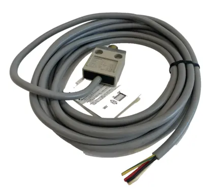 NEW OMRON D4C-1302 LIMIT SWITCH D4C1302
