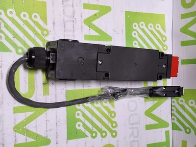 OMRON D4GL-4GDG-A4 GUARD LOCK DOOR SWITICH - BRAND NEW