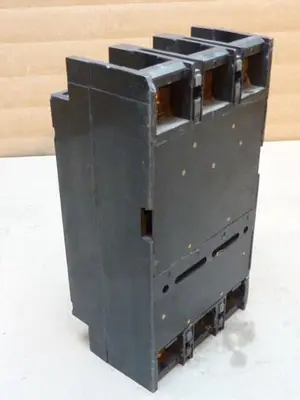 USED SQUARE D LAL36000