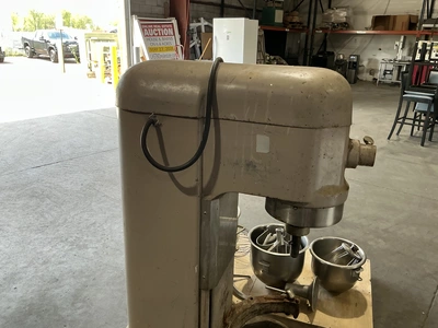 USED HOBART H-600 60QT. COMMERCIAL STAND MIXER