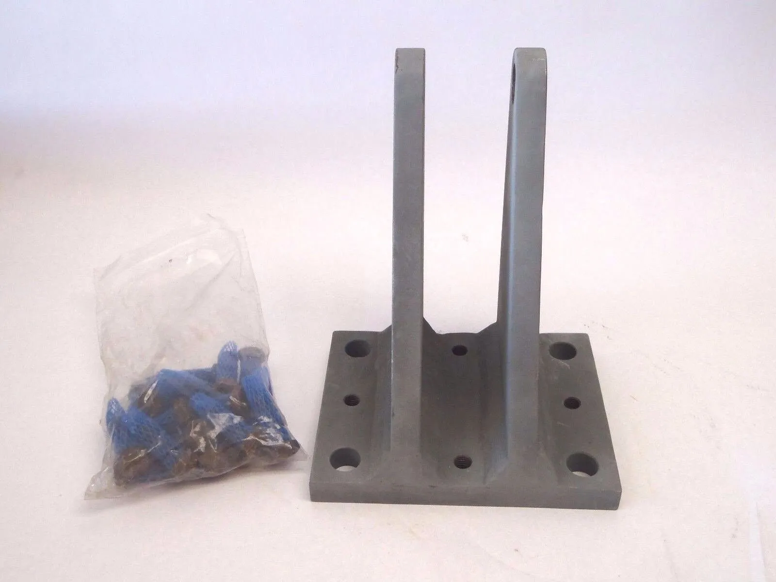 30553-43,30553-49 | Trentec 30553-43 Latching Bracket w/ Mounting Bolts 30553-49 - New Other