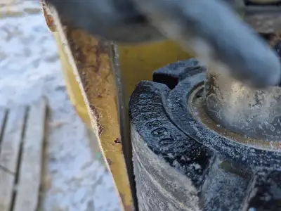 USED CATERPILLAR 2083888