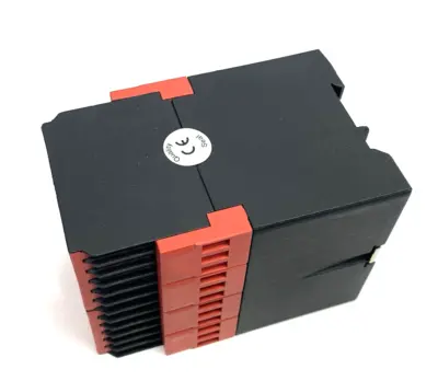 USED SCHNEIDER ELECTRIC PREVENTA SAFETY RELAY 300V 2.5A