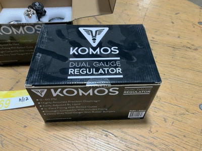 Used LOT OF (2) KOMOS D1077 DUAL GAUGE REGULATOR Air Pressure Regulators Michigan US | Miedema Asset Management Group #1761508