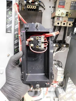 AB 2100U-KCRRN86/8 Motor Control Center Size 4 FVNR 100 HP 480V 3Ph 60Hz New