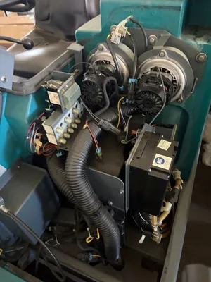 TENNANT 7300 EC-H2O Finishing & Cleaning Machines | Global Machine Brokers, LLC (9)