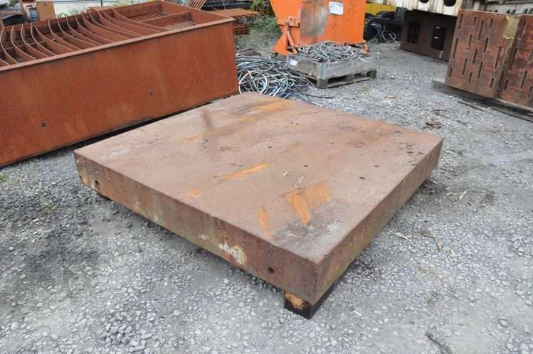 Used TABLE 2010 X 2010 X 260 MM Tables, Floor & Layout Plates BE | Apt International N.V #366555