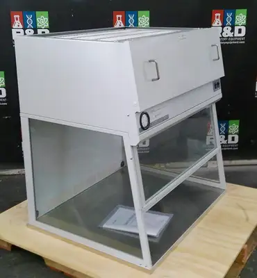 Used _UNKNOWN_ _UNKNOWN_ Laminar Flow Hoods California US | R&D Laboratory Equipment #1302563