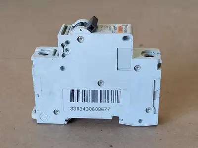 Used MERLIN GERIN 60687 Switchgears British Columbia CA | Lenmark #238923