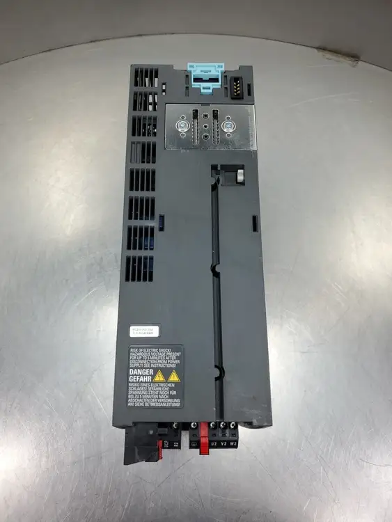 Used Siemens 6SL3210-1PE21-1UL0 SINAMICS PM240-2 Drive, 13.3A, 400-480V Variable Speed Drives | Palmetto Automation #1149561