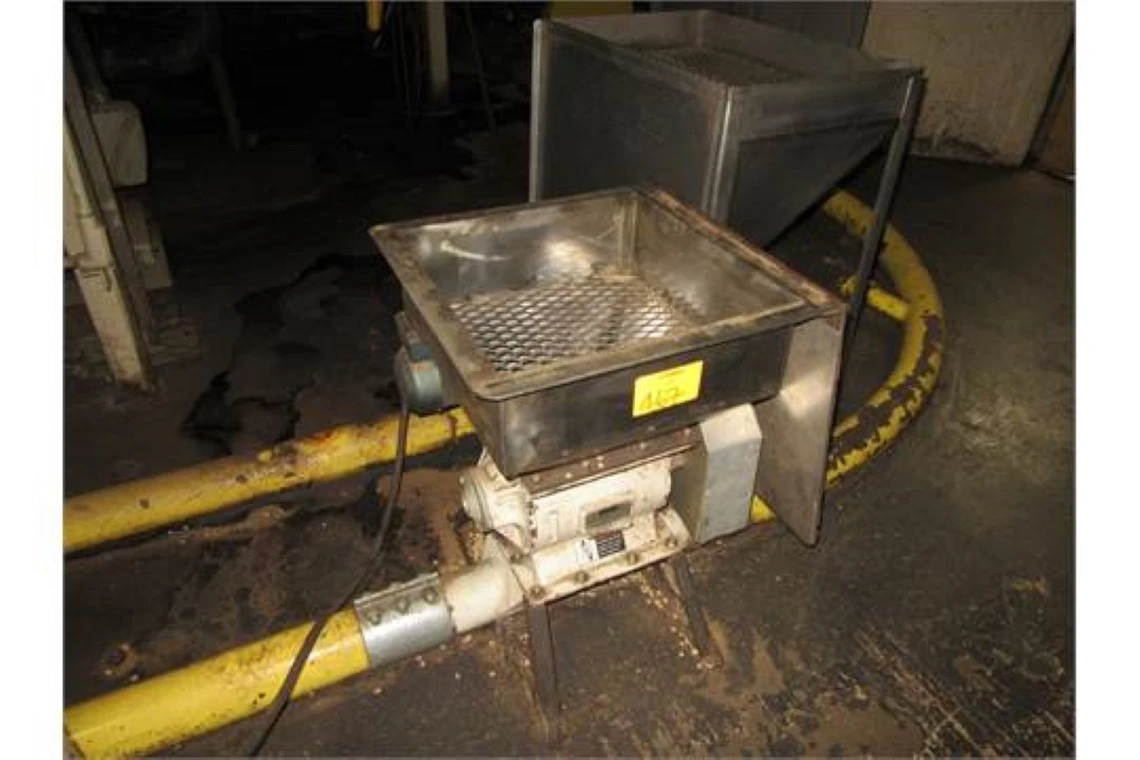 MAC RV-102 Rotary Airlock Valve with Hopper