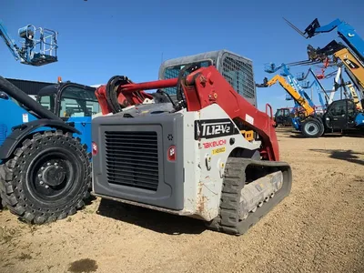 Used 2022 TAKEUCHI TL12V2 CR VERTICAL LIFT SKIDSTEER Skid Steer Loaders Alberta CA | Adcock Equipment #1418139