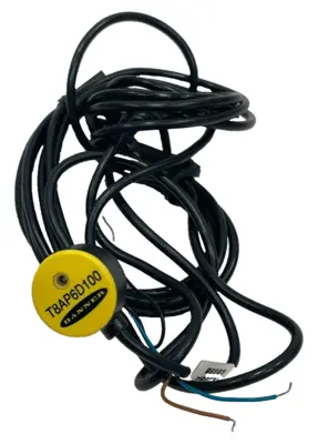 NEW BANNER ENGINEERING T8AP6D100 SENSOR BARREL MOUNT
