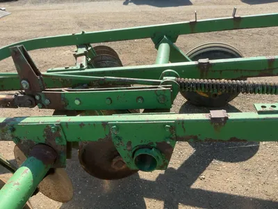 Used John Deere 13’6” Disc, Pull Behind with Pin Hitch, Hydraulic Lift/Lower, 9.5L-15 and 11L-14 Tir...