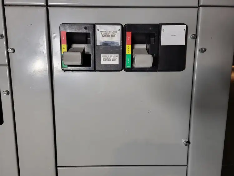 Used EATON HFD3015 Switchgears British Columbia CA | Lenmark #240426
