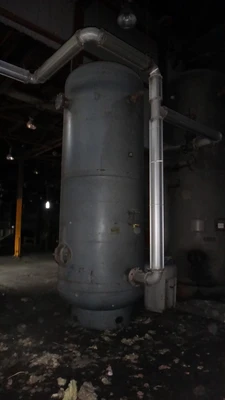 2000 Gallon Vertical Air Receiving Tank