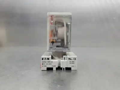 USED Siemens 3TX7112-1LF13 120VAC Relay w/Eaton D3PA2 Relay Socket Base
