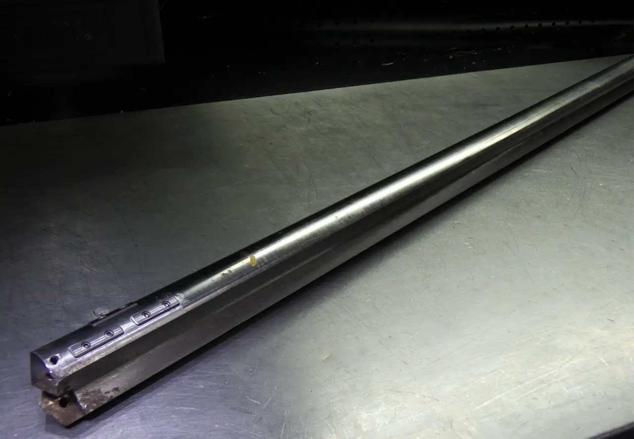 AMEC Coolant Thru Indexable Deep Hole Spade Drill 1.5" Shank 45.5" OAL 090801-12R (LOC216)