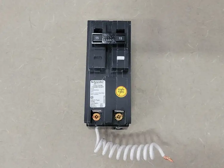 Used SCHNEIDER ELECTRIC CHOM215CAFI Switchgears British Columbia CA | Lenmark #239843