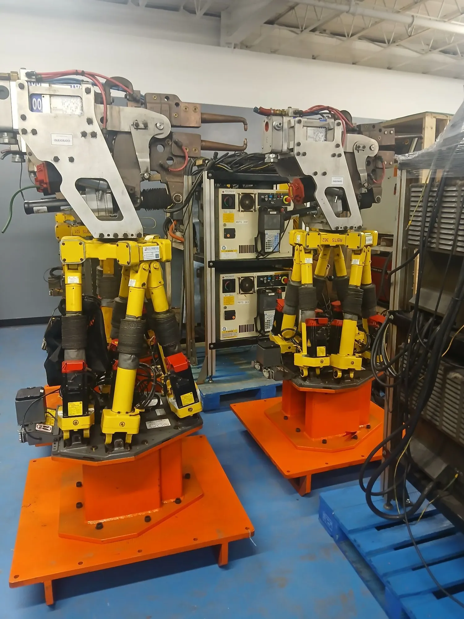 Used 2014 FANUC 200iB Robot Spot & Projection Welders Ontario CA | ACES Robotics Ltd #1052375