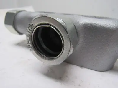 Appleton T50N-M Conduit Outlet Body, Rigid Conduit Malleable Iron 1/2" Lot of 5